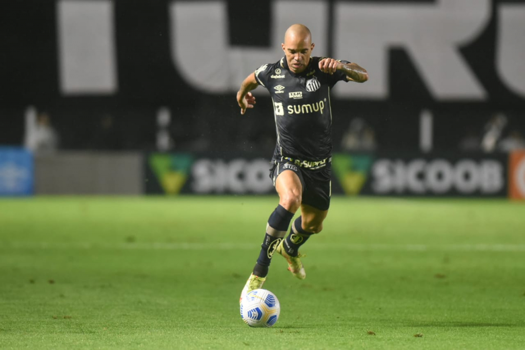 Santos decide não renovar com Diego Tardelli para temporada 2022