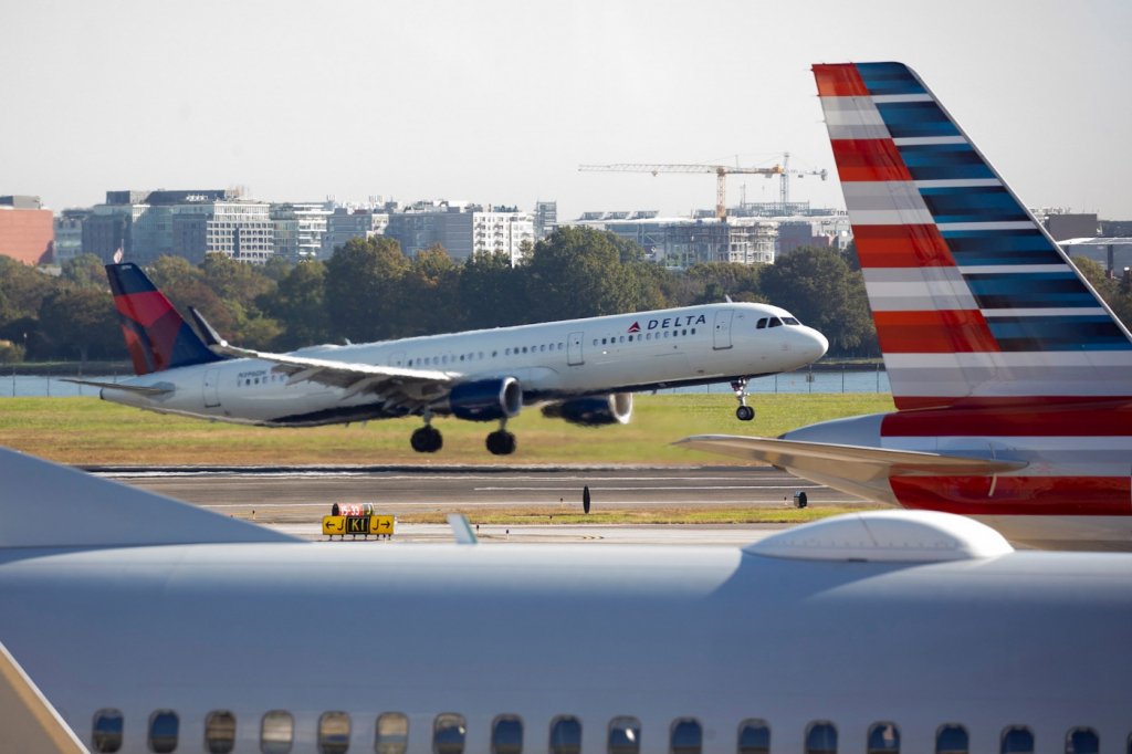 Operadoras dos EUA adiam inauguração do 5G por risco de interferência em aviões