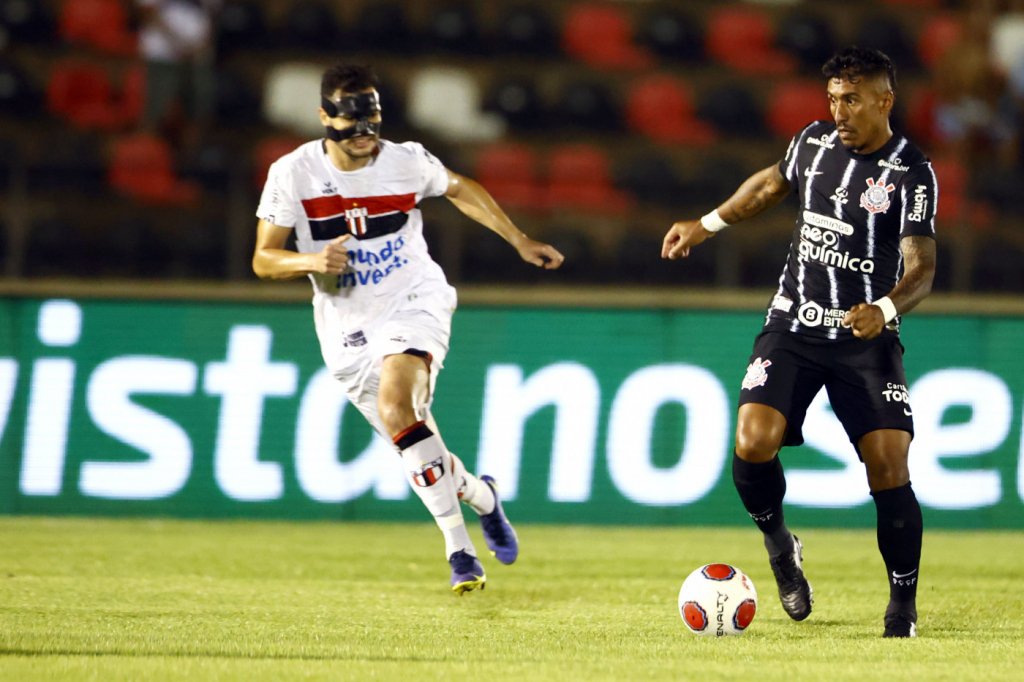 Corinthians sai na frente, mas cede empate com o Botafogo-SP pelo Campeonato Paulista