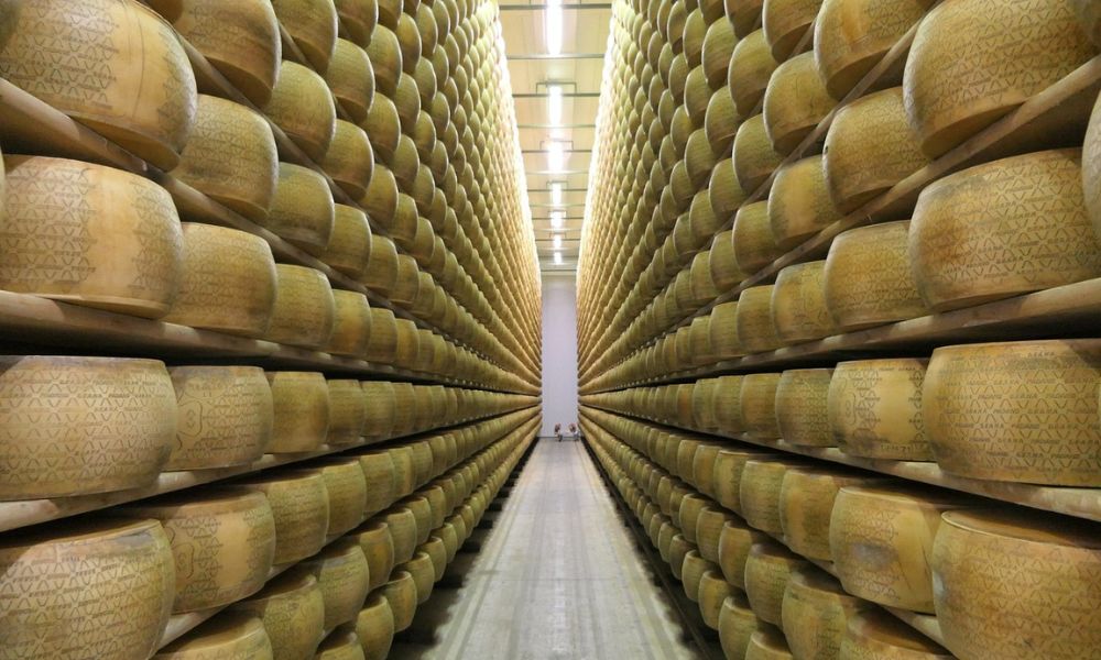 Italiano morre esmagado por toneladas de queijos Grana Padano