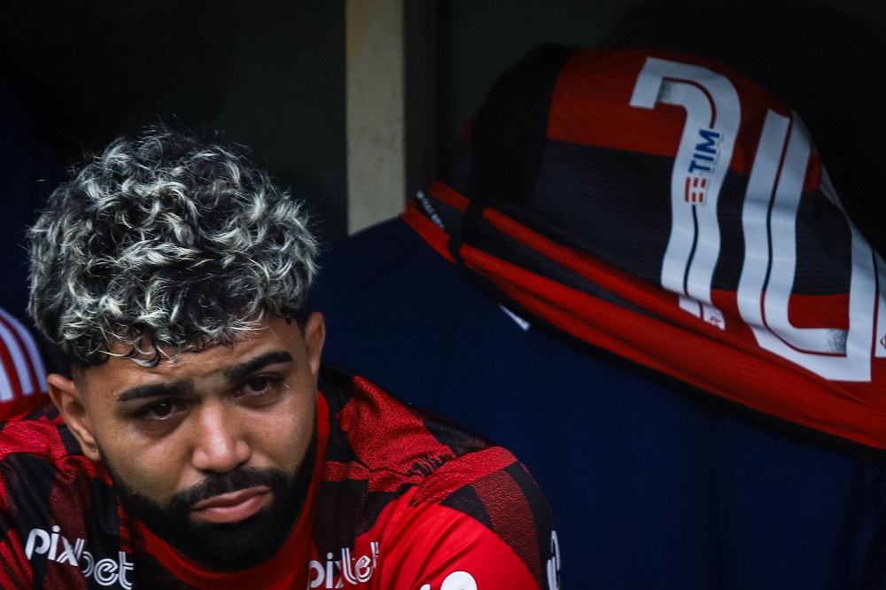 Flamengo explica negociação com Gabigol: ‘Como assinar por 5 anos com desempenho inferior?’