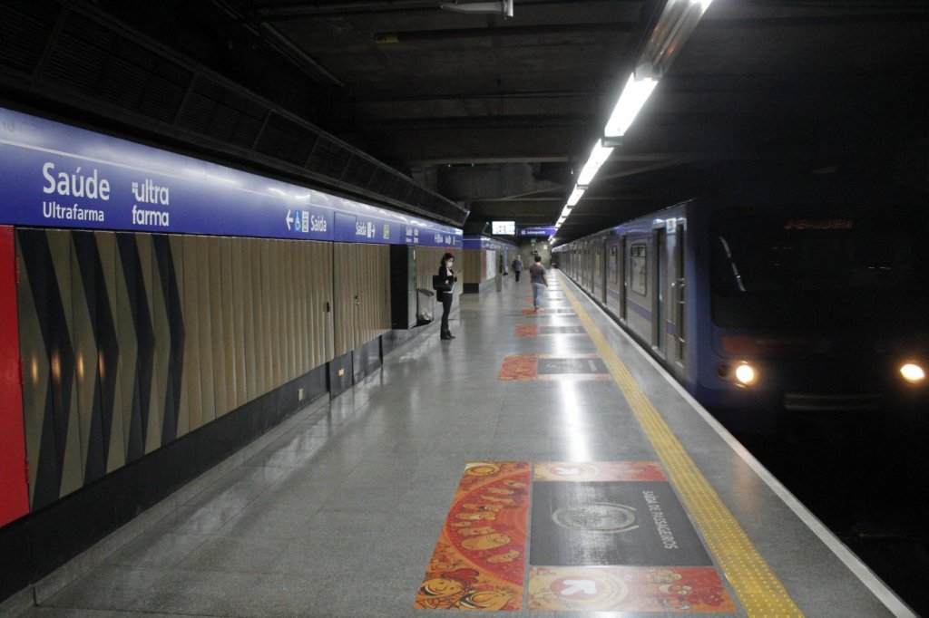Linha Azul do metrô é fechada para testes neste domingo