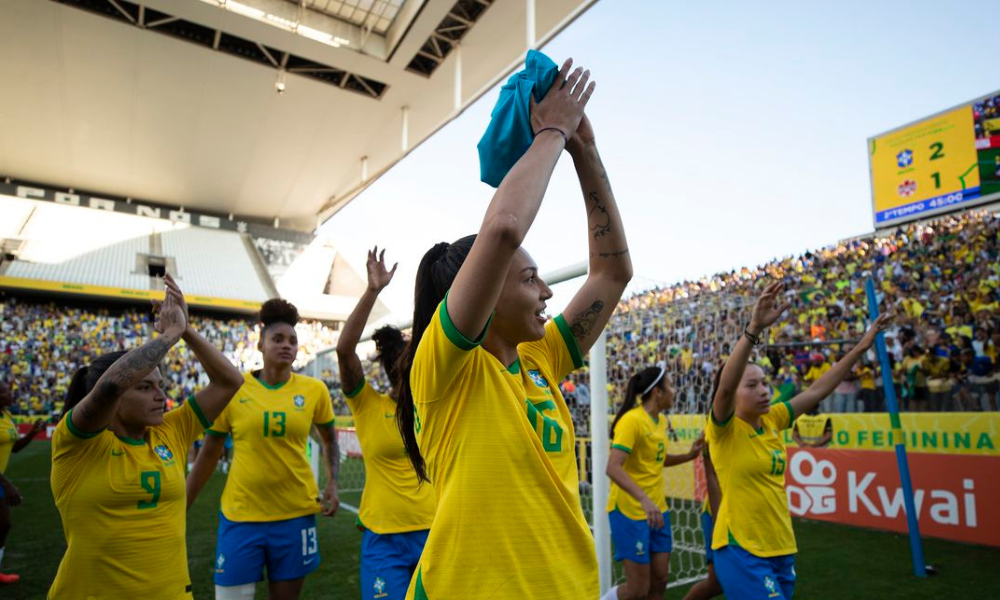 Seleção feminina sobe uma posição no ranking da Fifa antes da Copa do Mundo