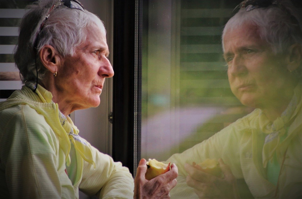 Medicamento retarda declínio cognitivo do Alzheimer, aponta estudo