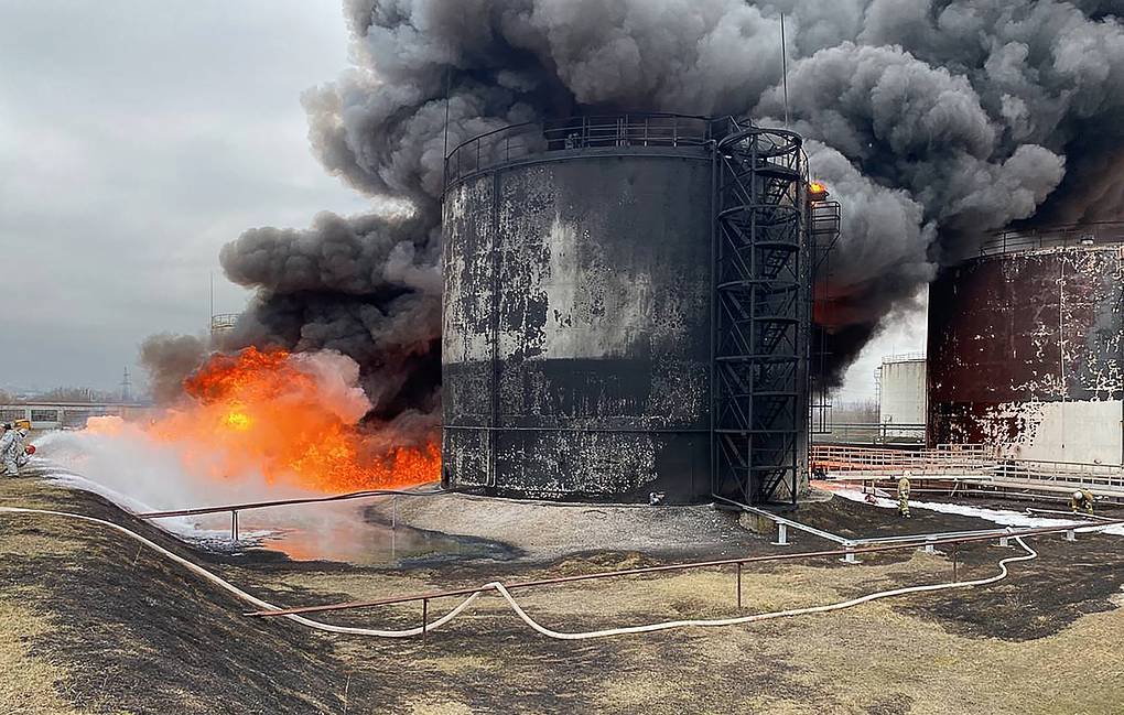 Ucrânia bombardeia depósito de petróleo na Rússia, afirma governo local
