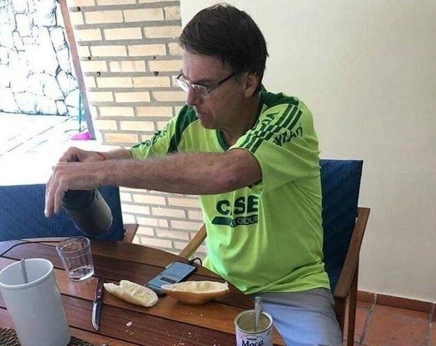 PSOL protocola ação contra Bolsonaro por gasto de R$ 1,8 bilhão com alimentos e bebidas em 2020