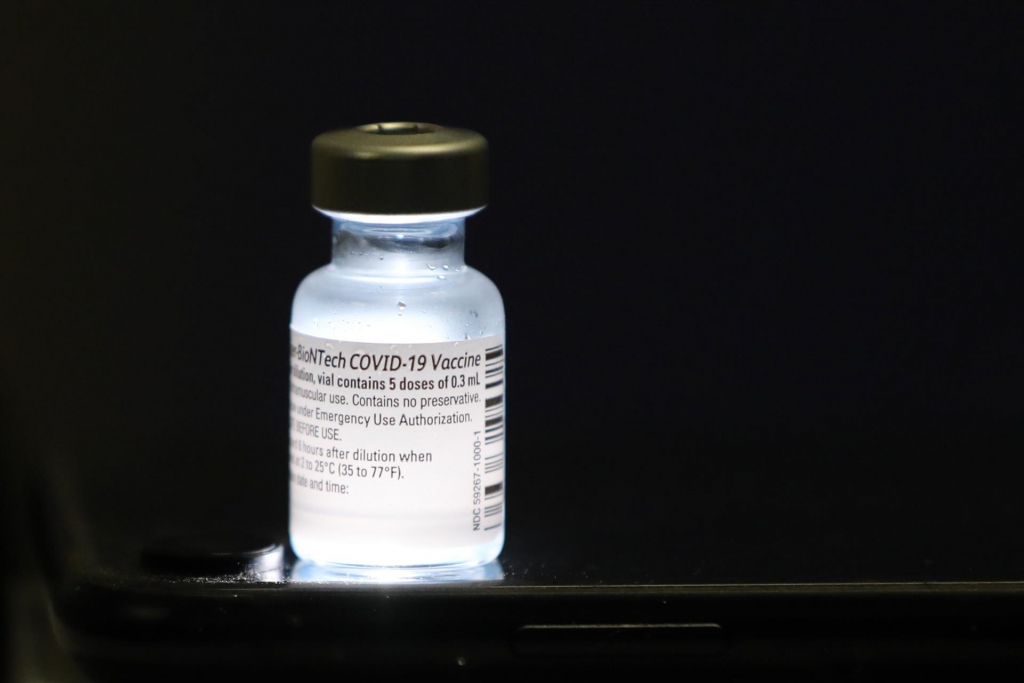 Vacinas contra Covid-19 vendidas no México e na Polônia eram falsas, diz Pfizer