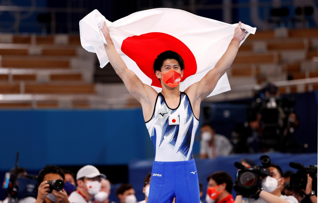 Seleção masculina do Japão vence Mundial de ginástica; Brasil define equipe para final feminina