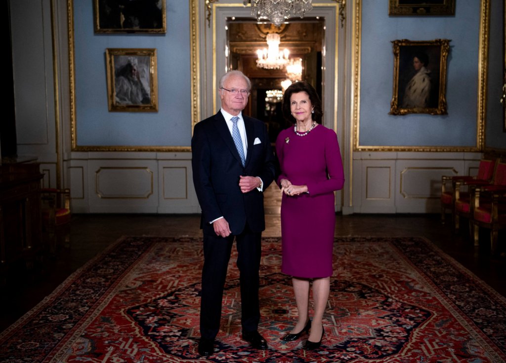 Rei e rainha da Suécia testam positivo para Covid-19