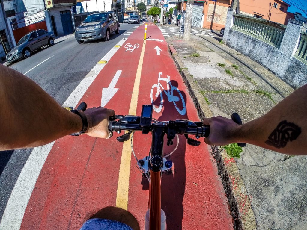 Confira o que mudou no Código de Trânsito Brasileiro para bicicletas e motos