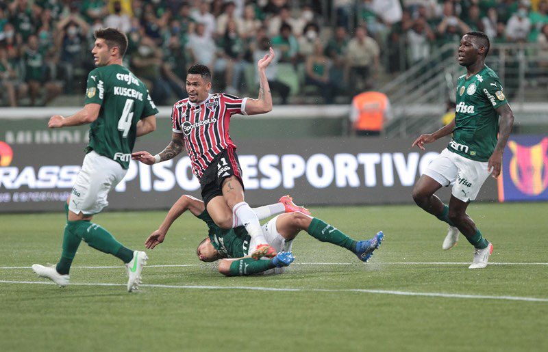 Luciano sofre fratura no punho e desfalca o São Paulo no Campeonato Brasileiro