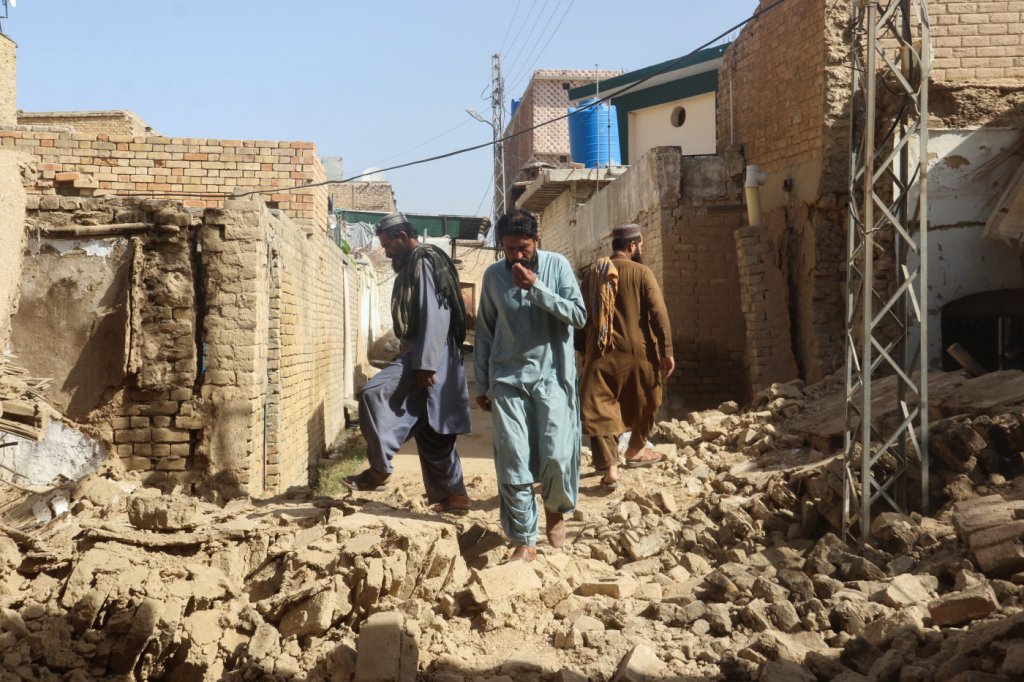 Terremoto de magnitude 5,9 atinge o Paquistão e deixa ao menos 20 mortos e 300 feridos