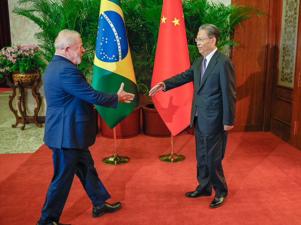 Confira quais os 15 acordos que o Brasil assinou com a China durante a viagem de Lula