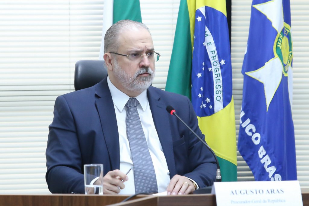 Aras arquiva ação de Bolsonaro contra Alexandre de Moraes