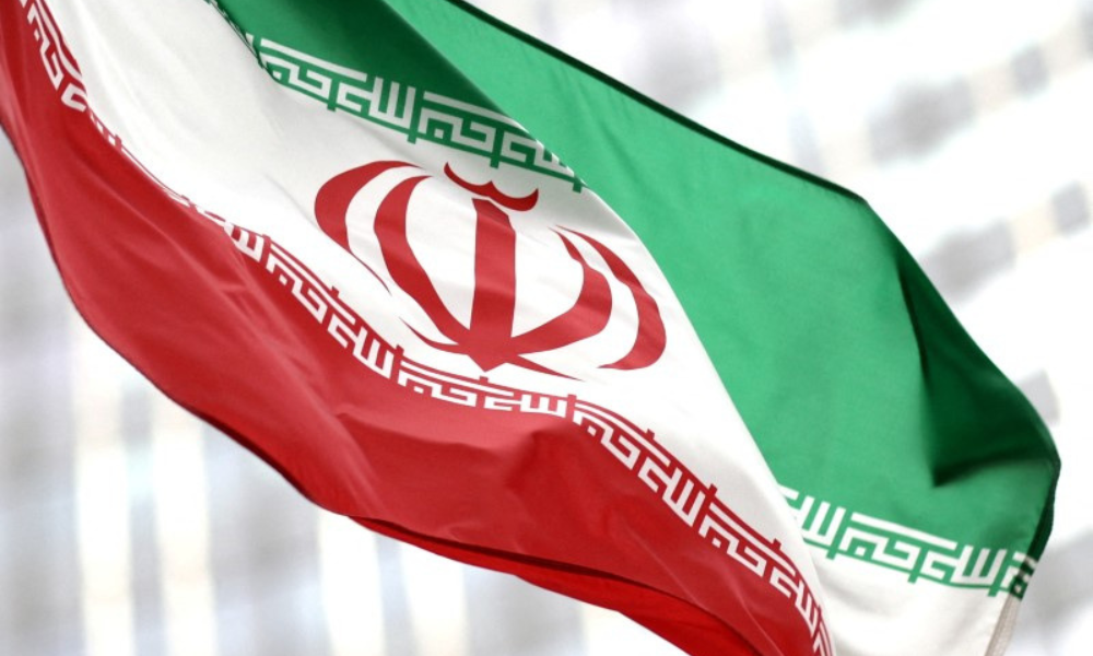 Irã nega envolvimento no esfaqueamento do escritor Salman Rushdie