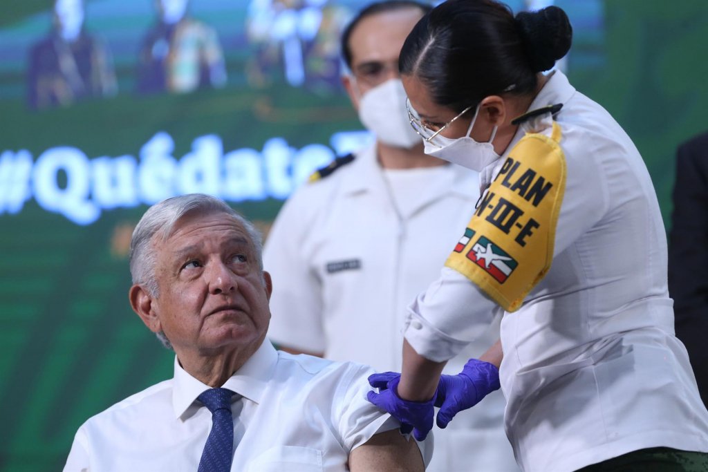 Presidente do México recebe 1ª dose da vacina de Oxford contra Covid-19