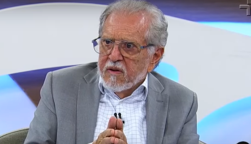Carlos Alberto de Nóbrega critica Lula: ‘Não tem curso universitário’