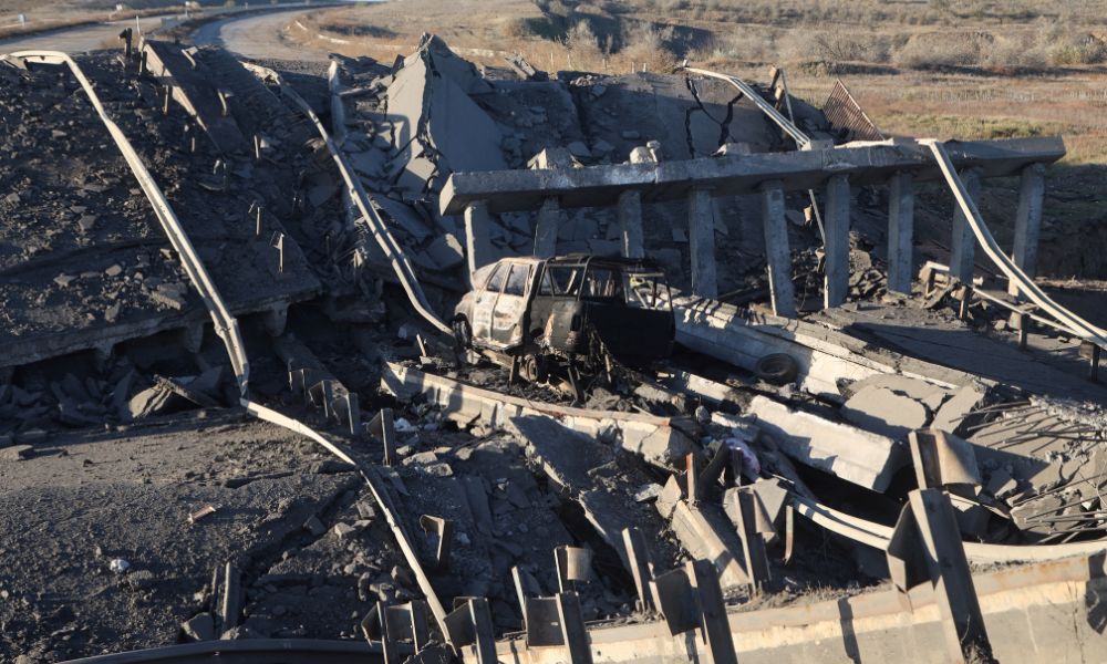 Rússia destrói infraestruturas cruciais de Kherson três dias após deixar a cidade