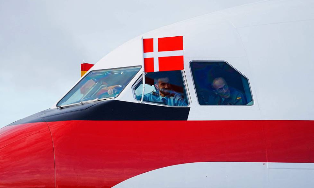 Dinamarca implementará imposto ecológico sobre passagens aéreas para incentivar voos mais sustentáveis