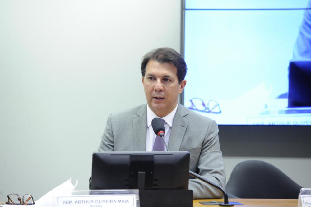 Arthur Maia é eleito presidente da Comissão de Constituição e Justiça da Câmara