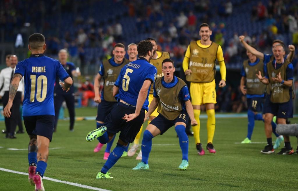 Itália faz 3 a 0 na Suíça e é primeira seleção classificada às oitavas da Eurocopa