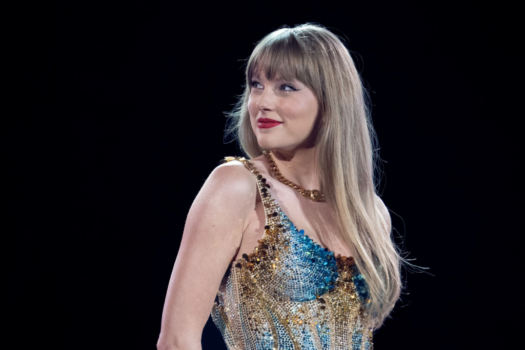 Taylor Swift emplaca quatro álbuns no top 10 dos Estados Unidos no início de 2024