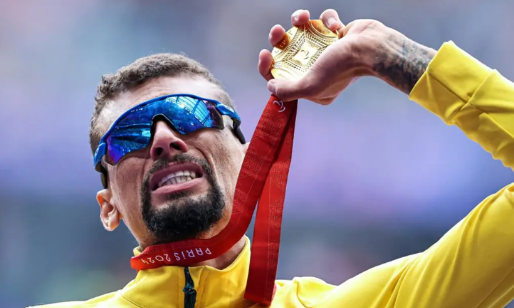 Julio Cesar leva ouro no atletismo nas Paralimpíadas e ainda bate recorde mundial