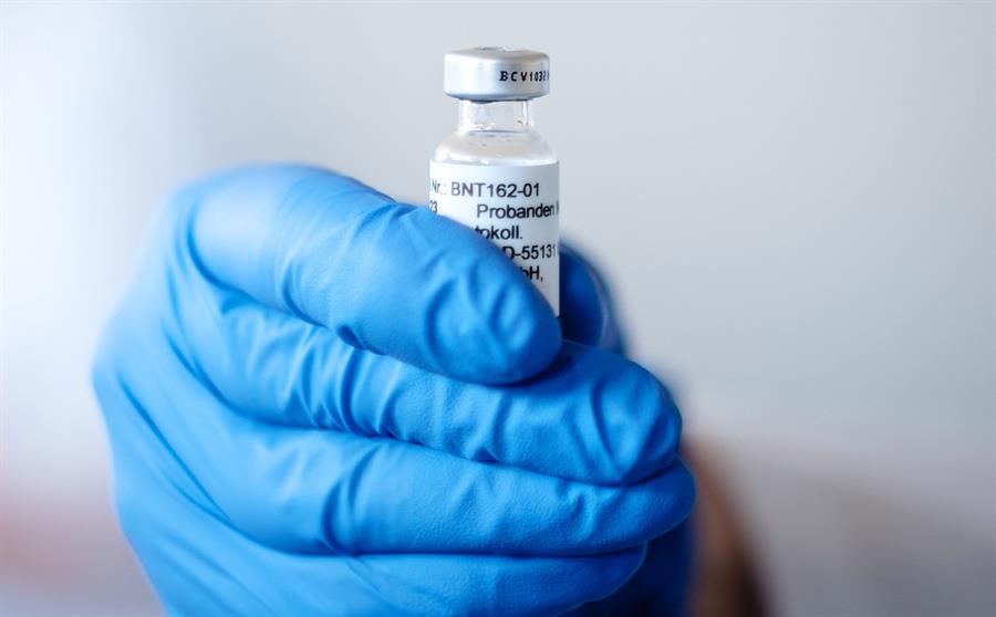 Pfizer e BioNtech solicitam uso emergencial da vacina contra Covid-19