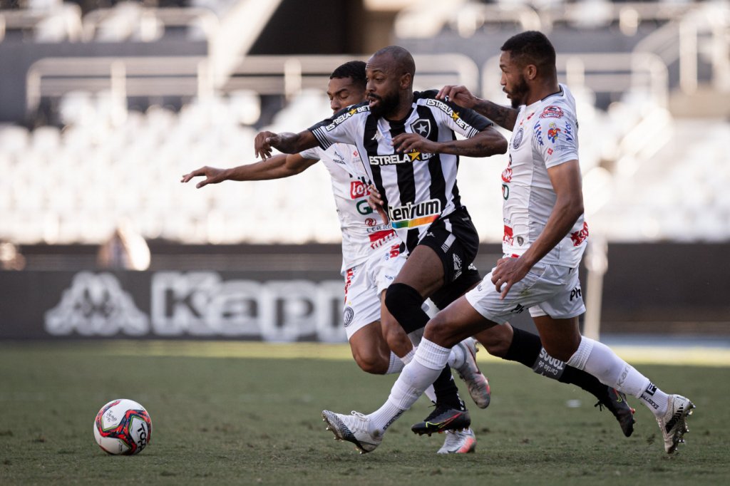 Botafogo vira sobre o Operário-PR e garante acesso à Série A do Campeonato Brasileiro