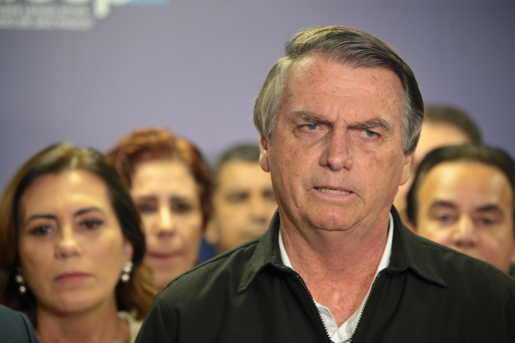 AO VIVO: TSE forma maioria para tornar Bolsonaro inelegível