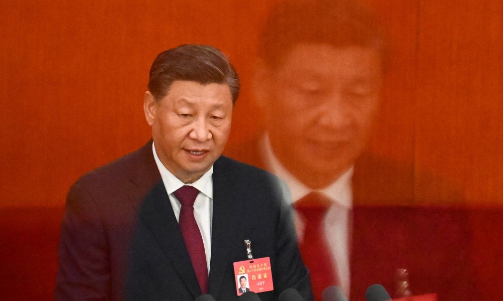 Xi Jinping é reeleito para histórico terceiro mandato e se torna líder mais poderoso desde Mao Tse-Tung