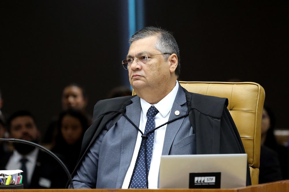 Ministro do STF faz piada sobre peso de Flávio Dino durante sessão plenária