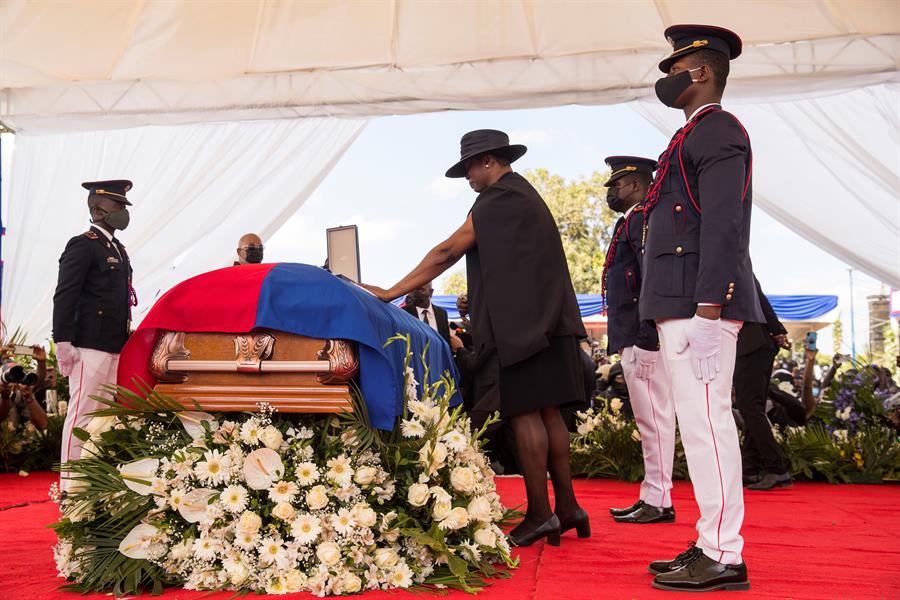 Haiti realiza funeral de presidente assassinado e viúva afirma que ele foi ‘traído’