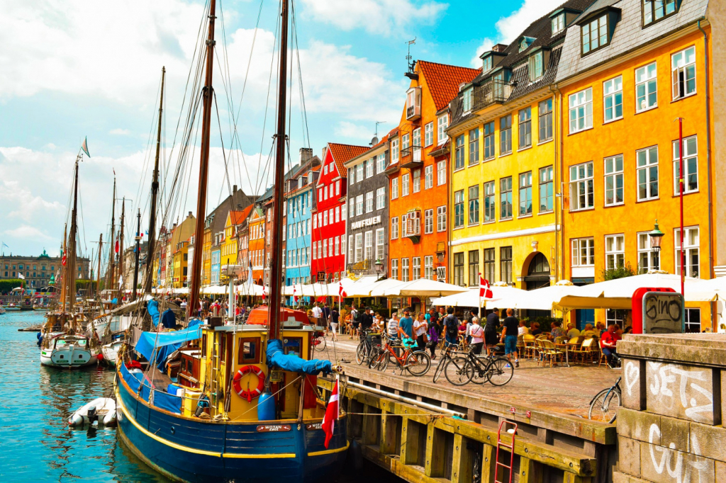Dinamarca aprova lei que permite que solicitantes de refúgio sejam enviados para fora da Europa