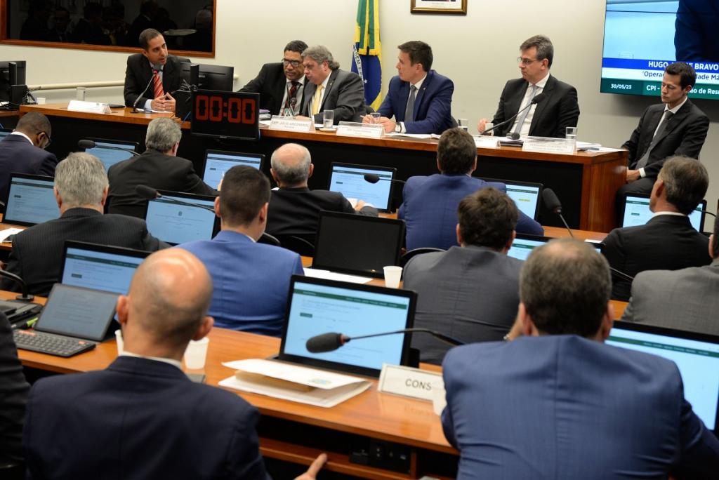 Romário e Bauermann serão os primeiros atletas ouvidos pela CPI das Apostas