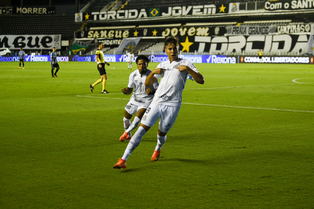 Santos corta jovem de partida contra o Ceará após teste positivo para Covid-19
