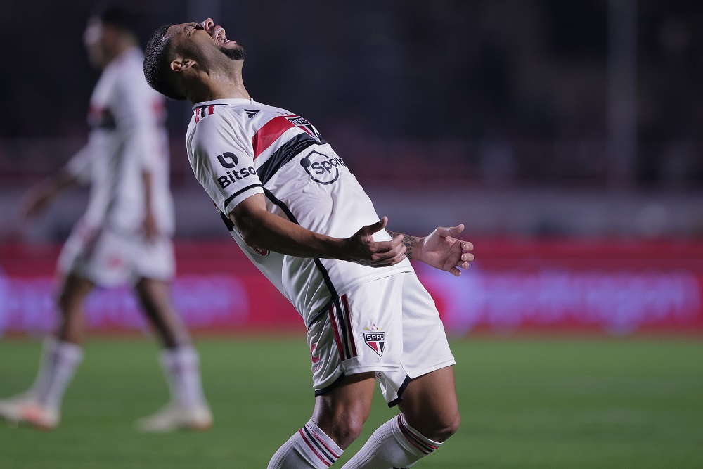 São Paulo usa anúncio de renovação de contrato com Wellington Rato para provocar o Corinthians