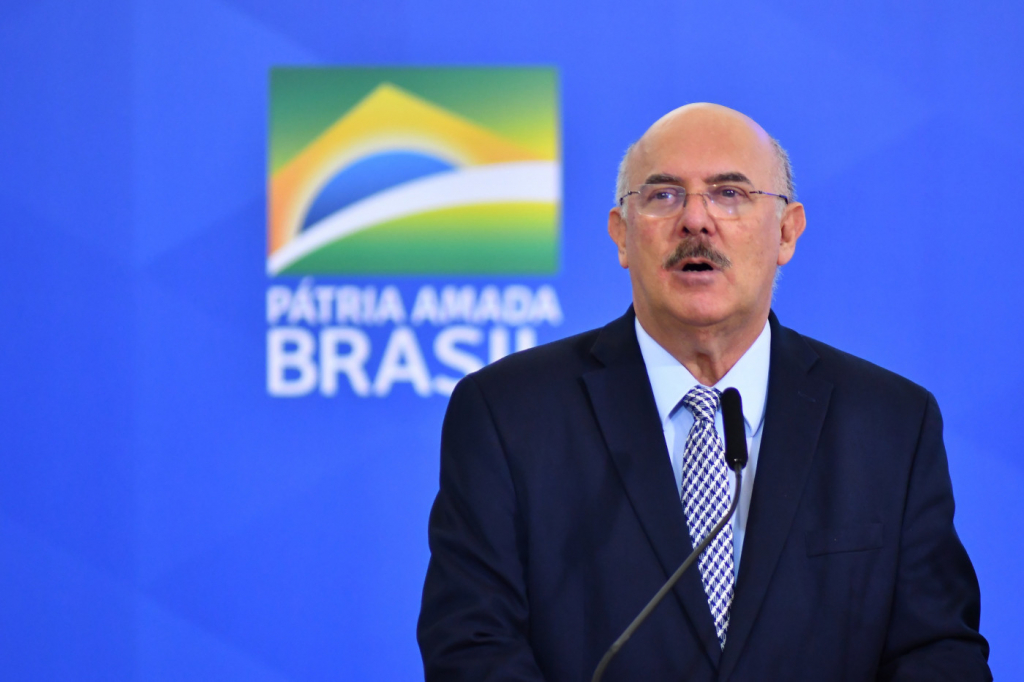 MPF pede que caso de Milton Ribeiro seja encaminhado ao STF por suposta interferência de Bolsonaro