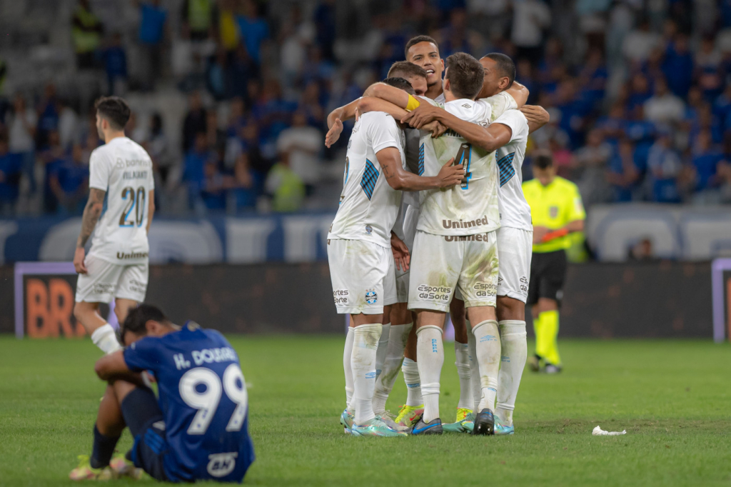 Grêmio vence o Cruzeiro no Mineirão e se classifica na Copa do Brasil