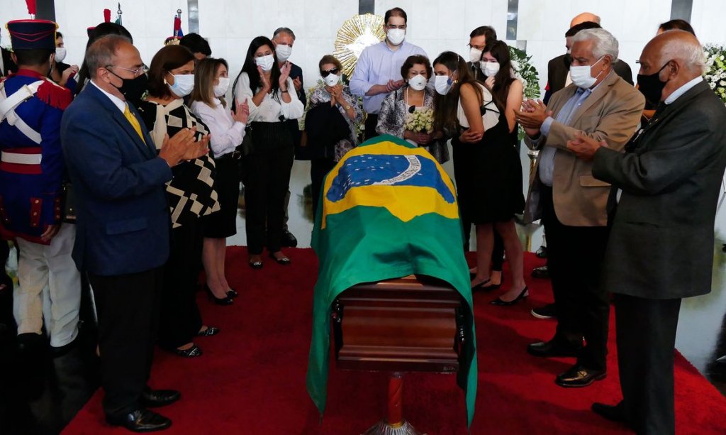 Bolsonaro decreta luto de três dias por morte de Marco Maciel