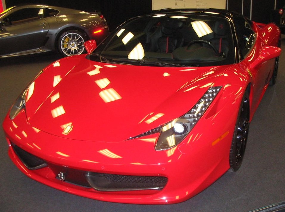 Ferrari anuncia recall global de modelos por problemas nos freios