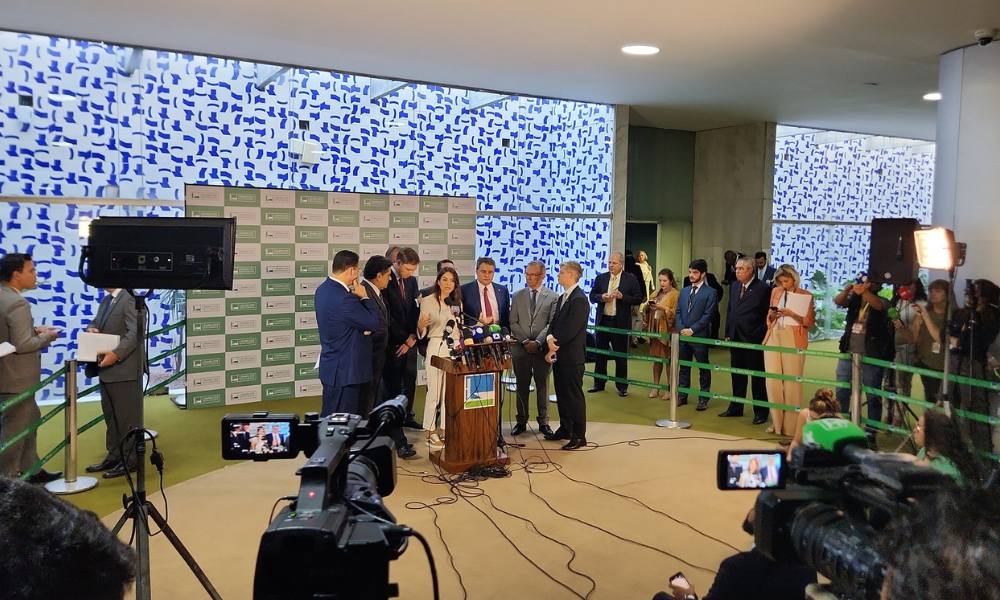 Parlamentares assinam manifesto para derrubada do veto de Lula à desoneração da folha