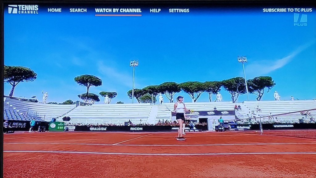 Tenista fica ‘decepcionada’ com público na final das duplas no Aberto de Roma