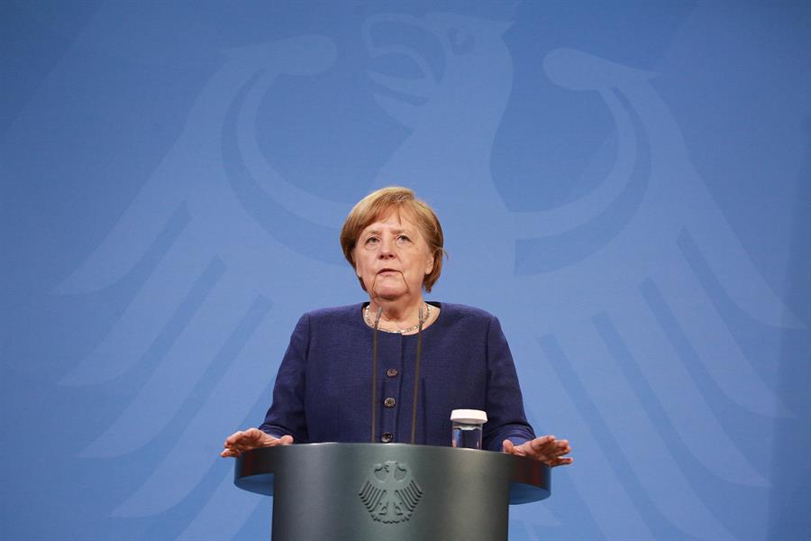 Merkel anuncia que União Europeia terá ‘passaporte de vacinação’ que permitirá viagens no verão