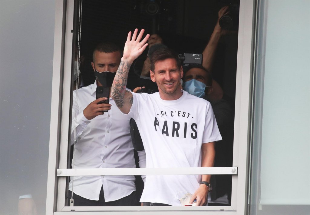 PSG divulga vídeo misterioso antes de anunciar Messi; assista