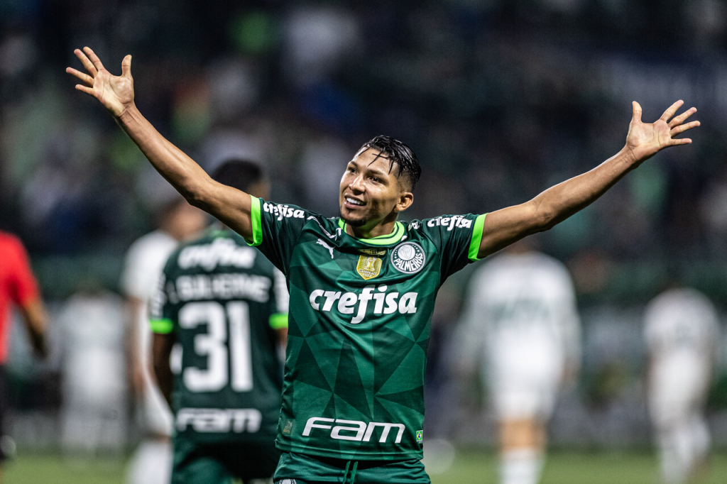 Palmeiras vence o Coritiba por 3 a 1 e assume vice-liderança do Brasileiro