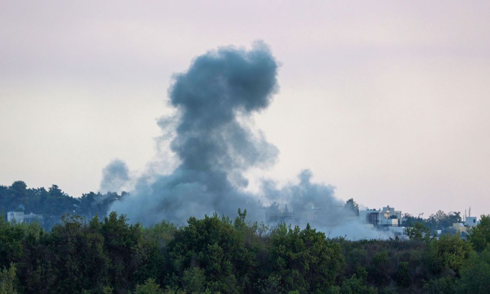 Israel bombardeia sul do Líbano após explosão em muro na fronteira