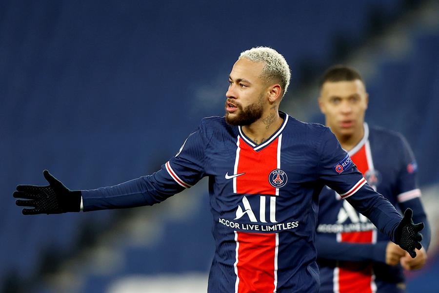 Neymar faz gols de pênalti, mas PSG leva virada do Lorient e deixa a liderança