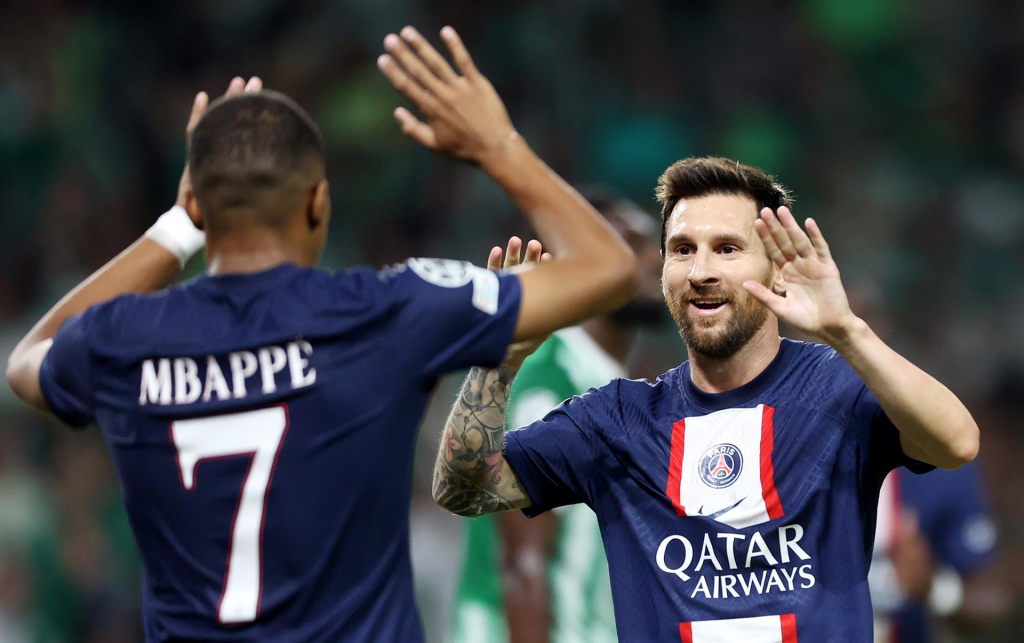 Messi, Mbappé e Neymar comandam virada do PSG sobre o Maccabi Haifa; Benfica surpreende e vence a Juventus