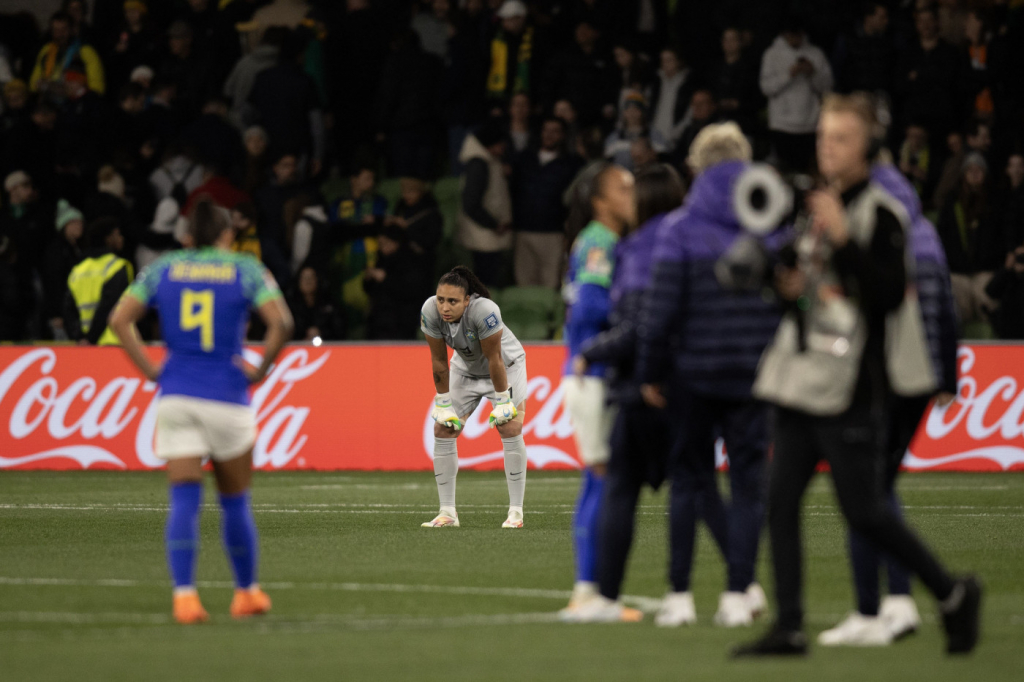 Delegação brasileira deixa a Austrália após eliminação na Copa do Mundo feminina